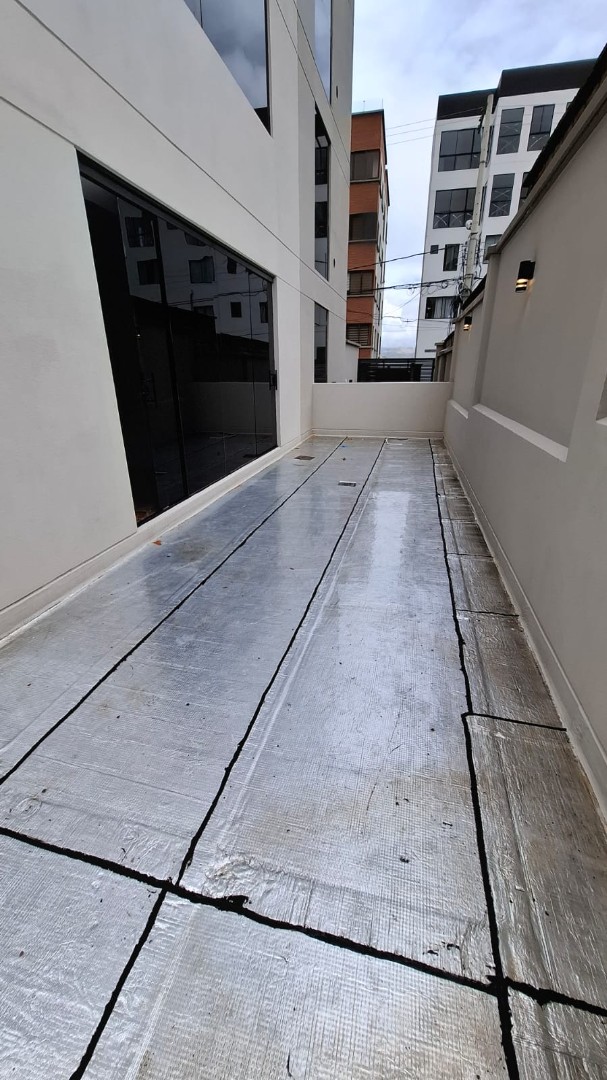 Departamento en VentaCalle 29 de Achumani 
Cerca de la Av. Principal 
 3 dormitorios 3 baños  Foto 9