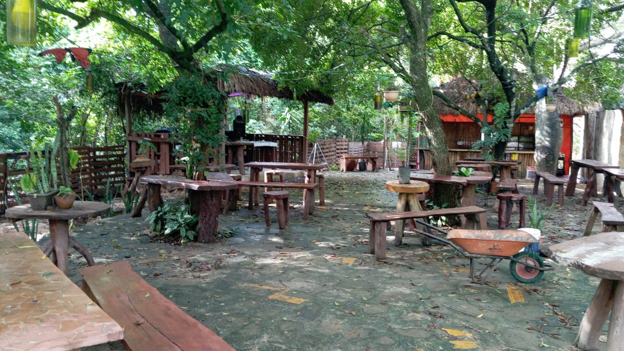 Local comercial en Alquiler4to anillo Urubo   10 baños  Foto 10