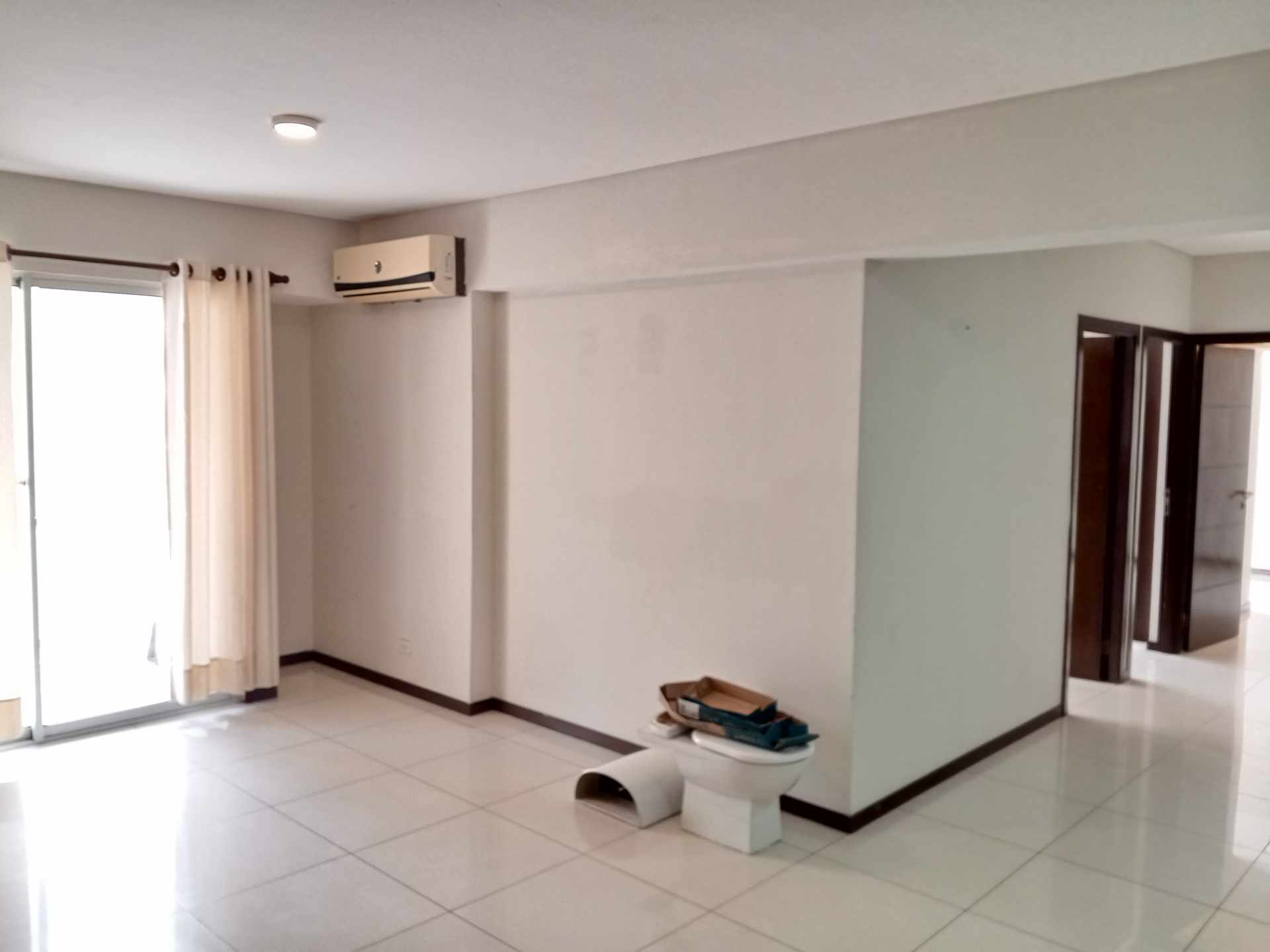 Departamento [CONDOMINIO CURUPAÚ PARAGUÁ| SOBRE AV. PARAGUÁ, A 3 CUADRAS DEL 2DO. ANILLO] DEPARTAMENTO EN VENTA DE 3 DORMITORIOS CON PARQUEO TECHADO Foto 4