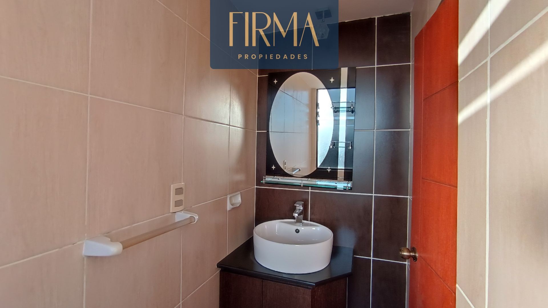 Departamento en VentaDEPARTAMENTO EN VENTA, COTA COTA 3 dormitorios 4 baños 1 parqueos Foto 3