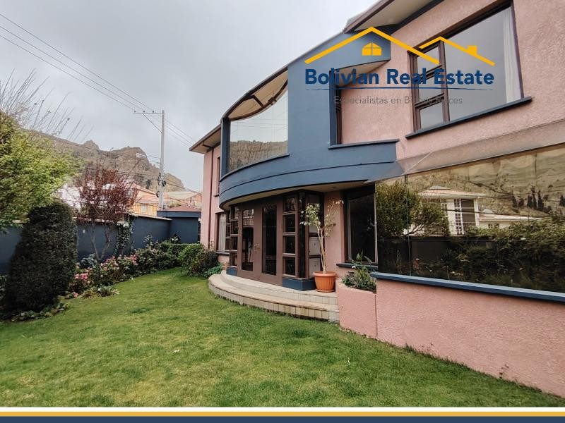 Casa en VentaACHUMANI - LA BARQUETA LINDA CASA EN VENTA  4 dormitorios 4 baños 4 parqueos Foto 1