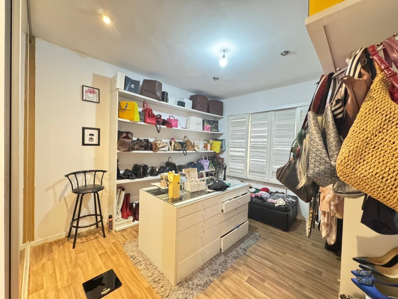 Casa en Alquiler7mo anillo y Av. Banzer Urb. Valle Azul 3 dormitorios 3 baños 2 parqueos Foto 3