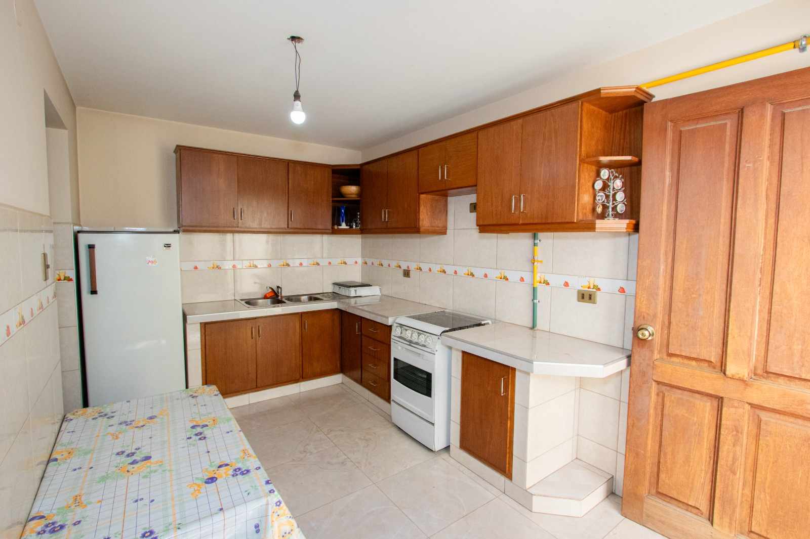 Casa en VentaAv. República - Y Av. 6 de agosto Sur 3 dormitorios 2 baños 2 parqueos Foto 9