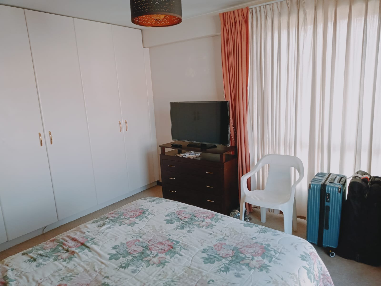 Departamento en Cota Cota en La Paz 3 dormitorios 4 baños 1 parqueos Foto 2