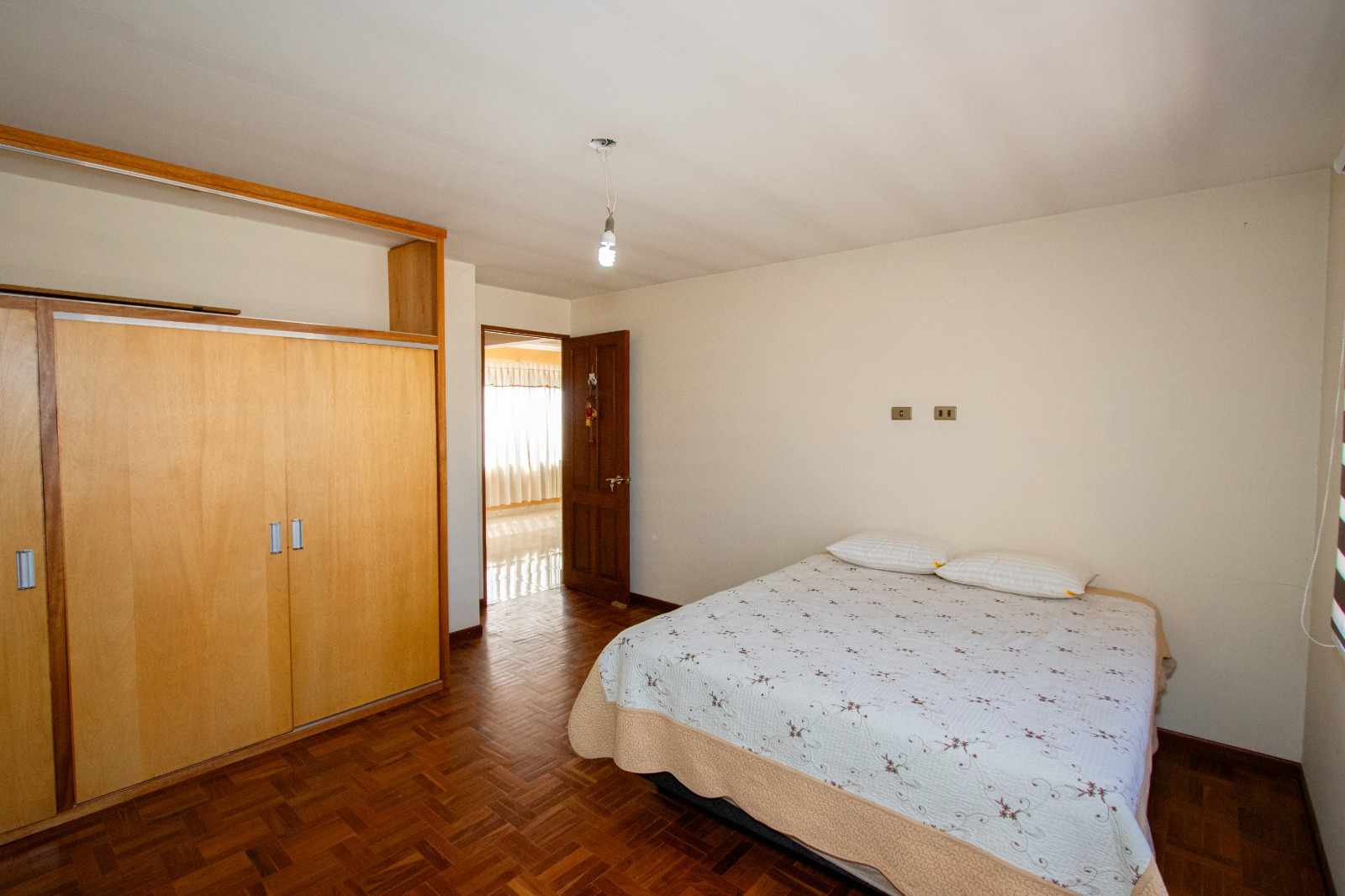 Casa en VentaAv. República - Y Av. 6 de agosto Sur 3 dormitorios 2 baños 2 parqueos Foto 31