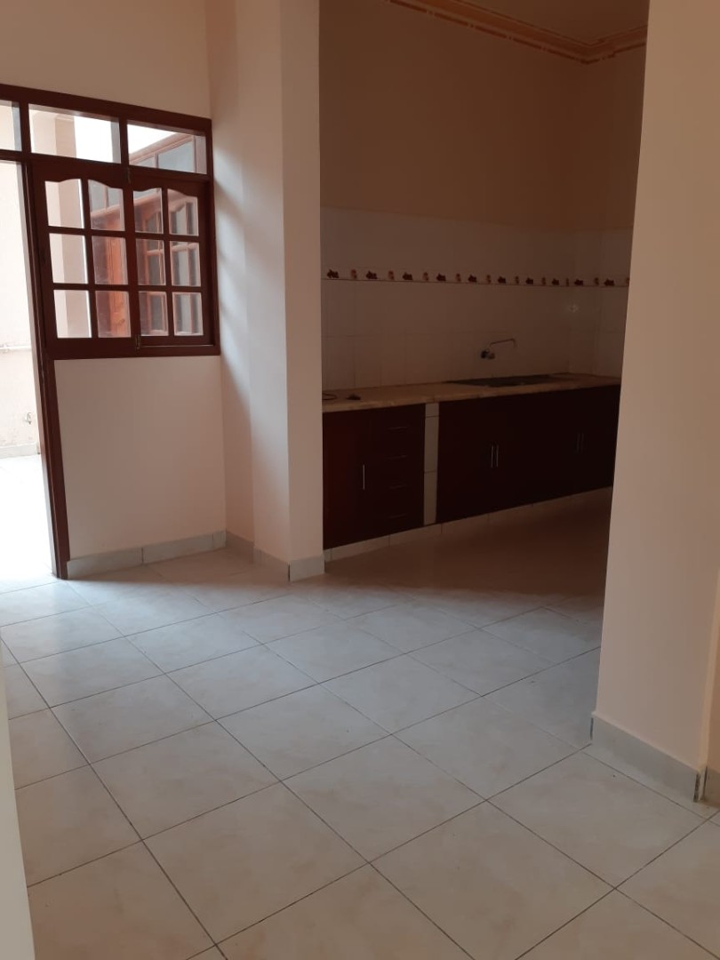 En Alquiler a $us 350 Foto 2