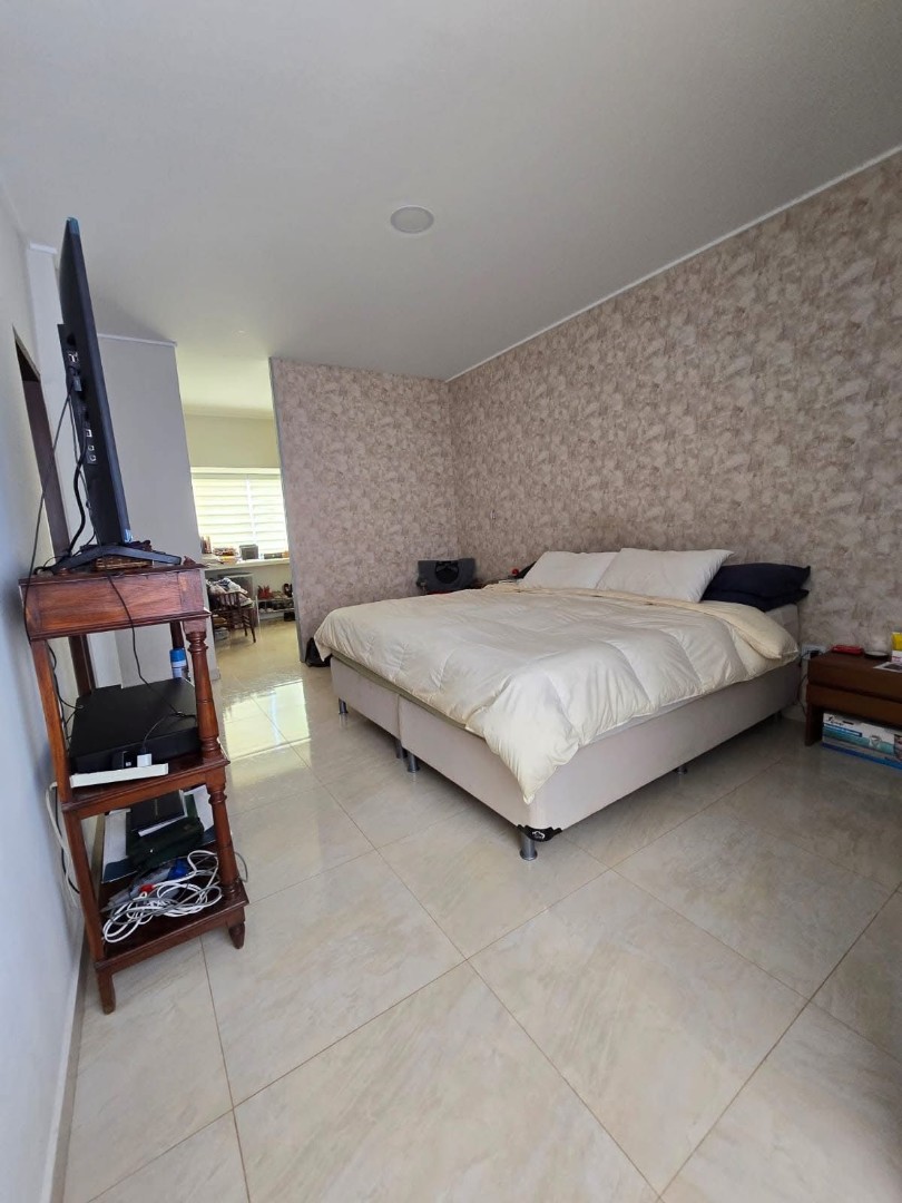 Casa en VentaAv. Banzer km 8.5, cerca del Colegio Cambridge – Cond. Valle Norte 3 dormitorios 4 baños 2 parqueos Foto 8