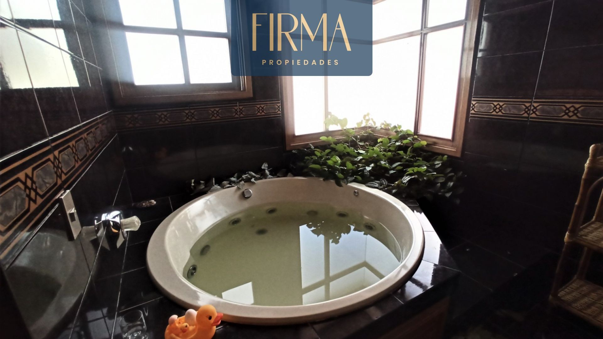 Casa en Calacoto en La Paz 4 dormitorios 5 baños 3 parqueos Foto 15