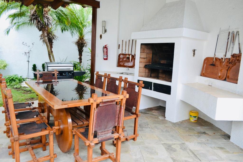 Casa en Entre 2do y 3er anillo Sur en Santa Cruz de la Sierra 3 dormitorios 4 baños 4 parqueos Foto 3