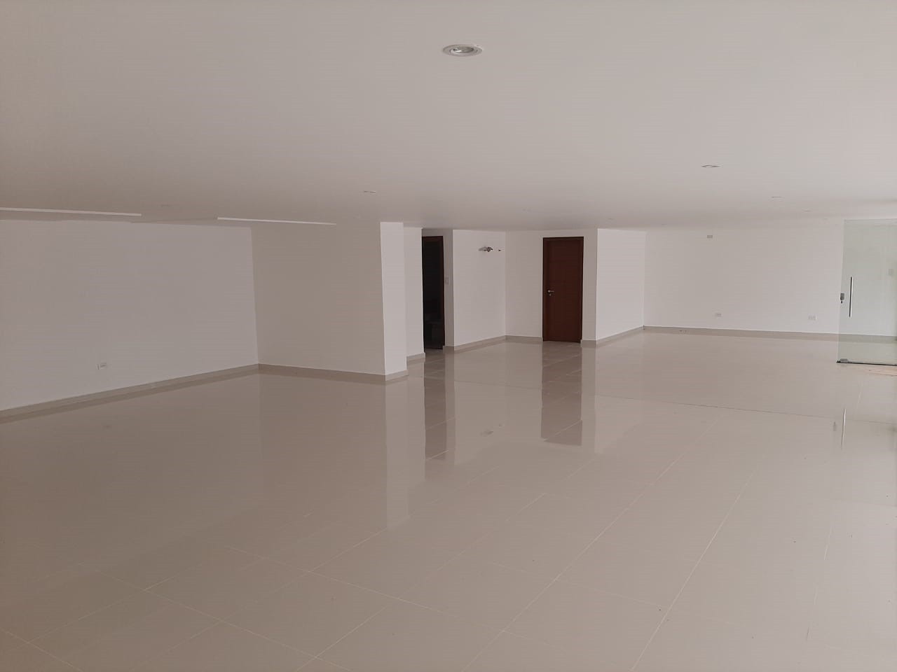 Local comercial en Venta4to anillo frente al Ventura Mall Foto 2