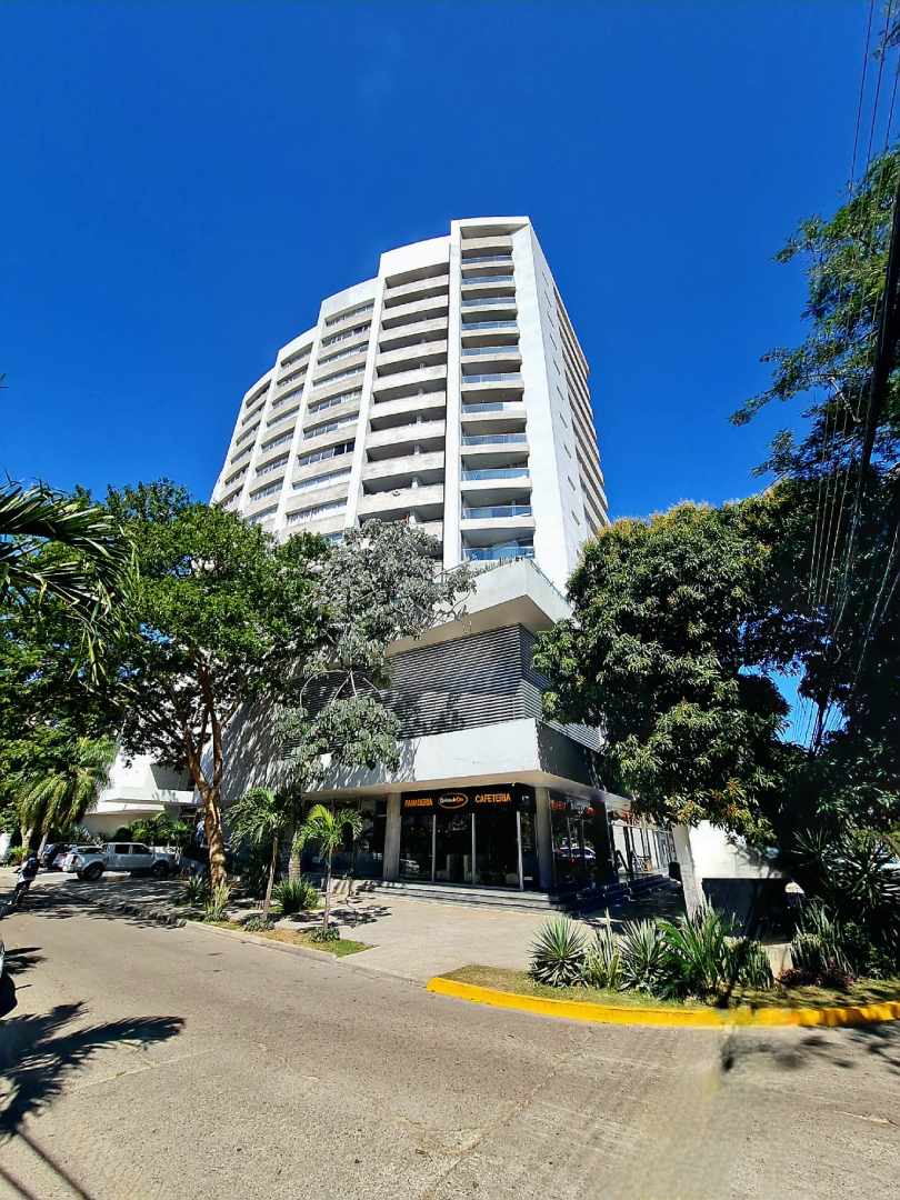 Departamento en Entre 2do y 3er anillo Norte en Santa Cruz de la Sierra 2 dormitorios 2 baños 1 parqueos Foto 5