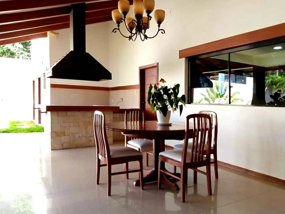 Casa en AlquilerAv  pirai 4to anillo 
Bellísima CASA AMOBLADA  de 4 DORMITORIOS  4 dormitorios 6 baños 2 parqueos Foto 8