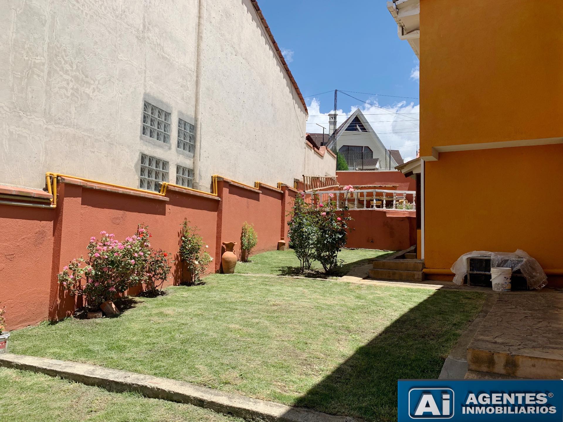 Casa en Chasquipampa en La Paz 3 dormitorios 3 baños 2 parqueos Foto 5
