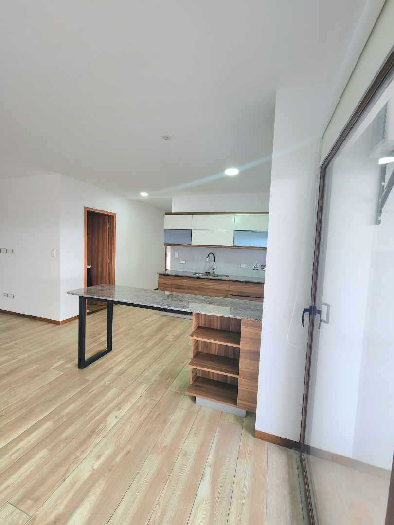 En Alquiler a Bs 6,350 Foto 14