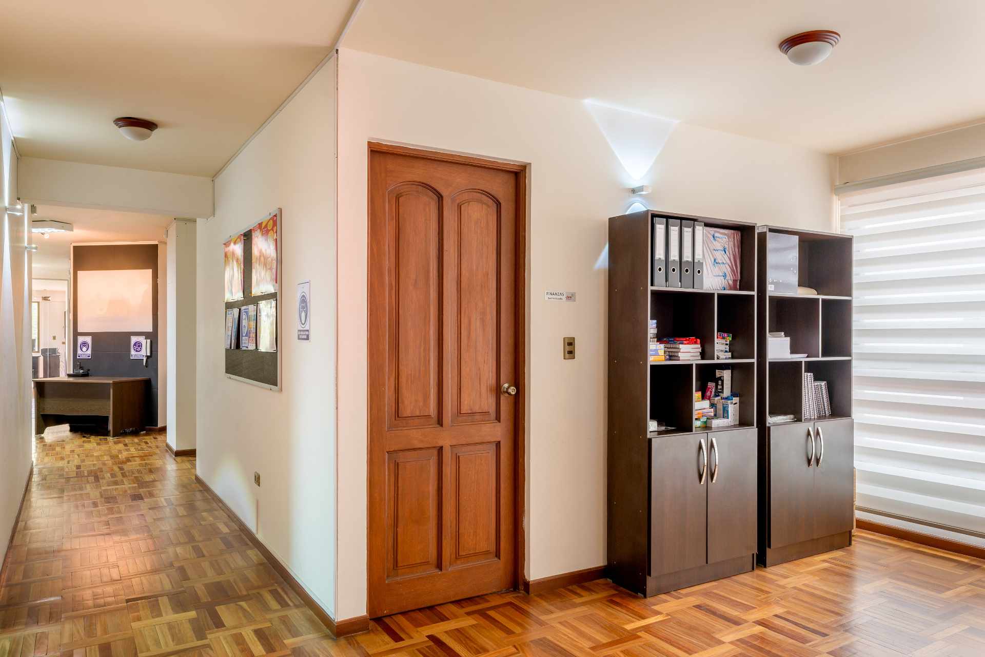 Oficina en VentaAv. Villarroel 1851 Foto 11