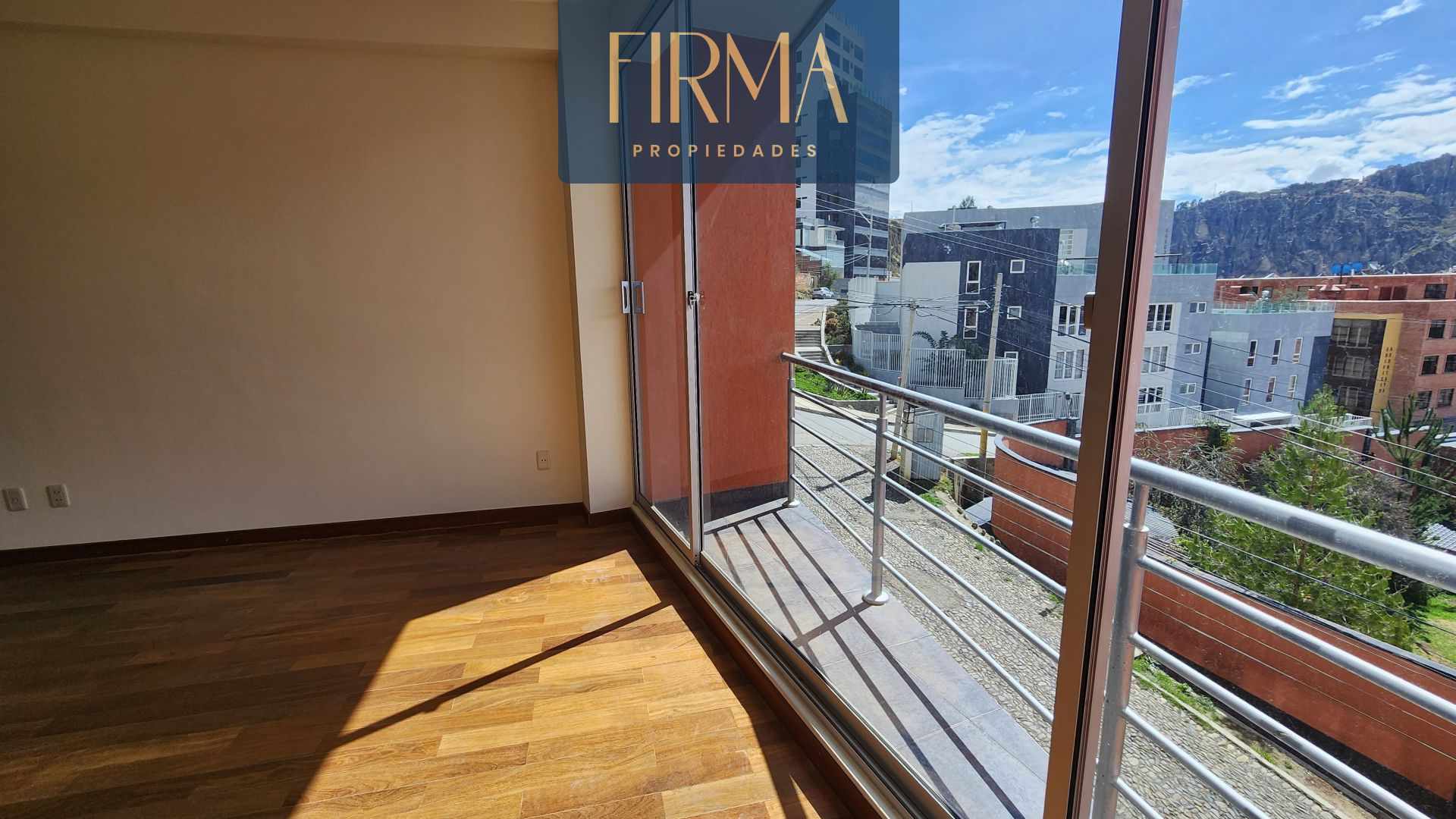 Departamento en Irpavi en La Paz 3 dormitorios 4 baños 1 parqueos Foto 2