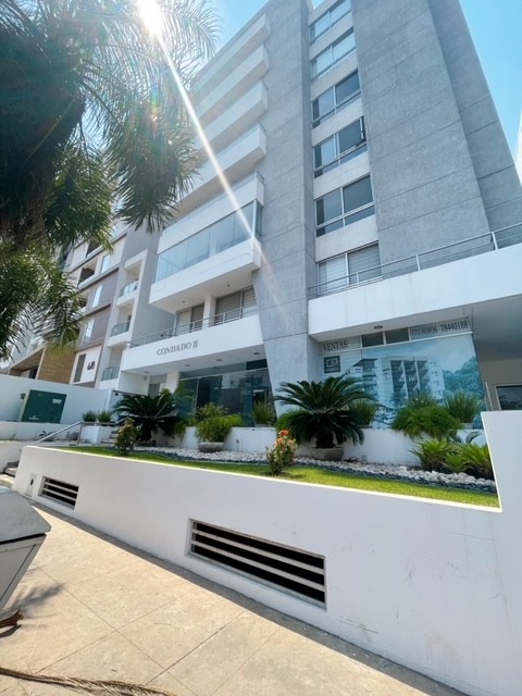 Departamento en VentaDepartamento 2 dormitorios Edificio Condado II  - Equipetrol Foto 1