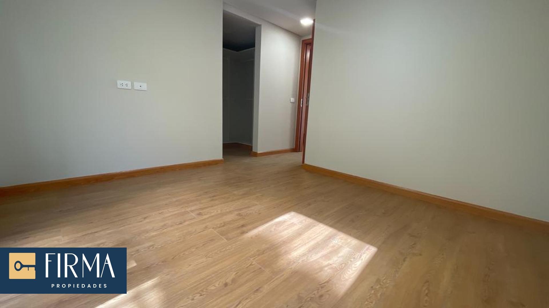 Departamento en AlquilerDEPARTAMENTO DUPLEX EN ALQUILER A ESTRENAR EN ACHUMANI 2 dormitorios 3 baños 1 parqueos Foto 3
