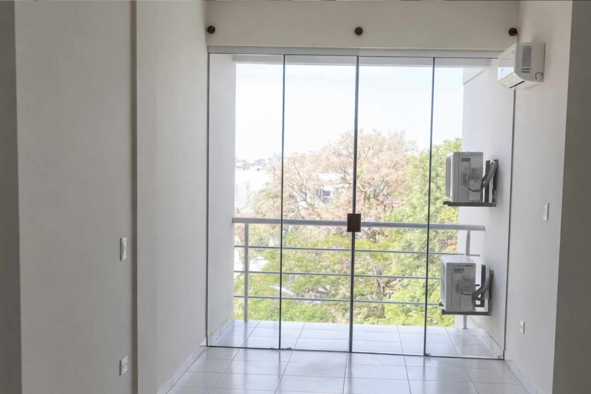 Departamento en VentaGran Ubicación - Entre Av. Roca y Coronado y Av. Piraí Foto 4