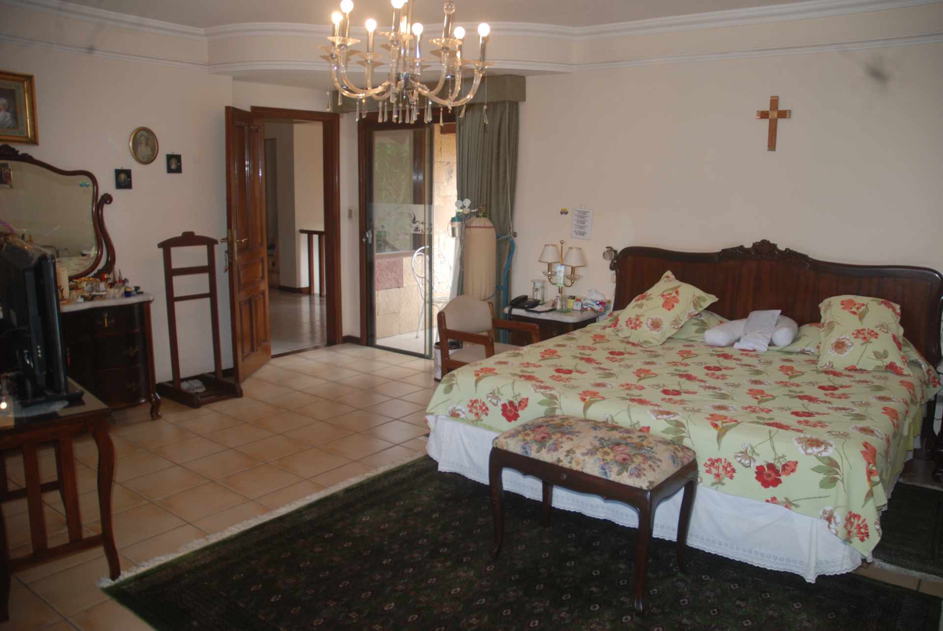 Casa en AlquilerBarrio Sirari 5 dormitorios 7 baños 2 parqueos Foto 8