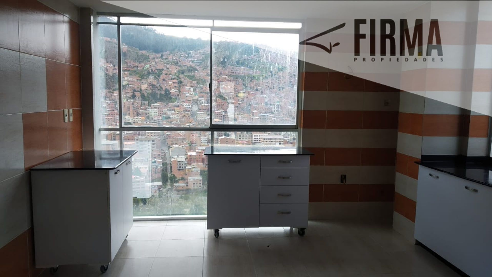 Departamento en Miraflores en La Paz 4 dormitorios 5 baños 1 parqueos Foto 6