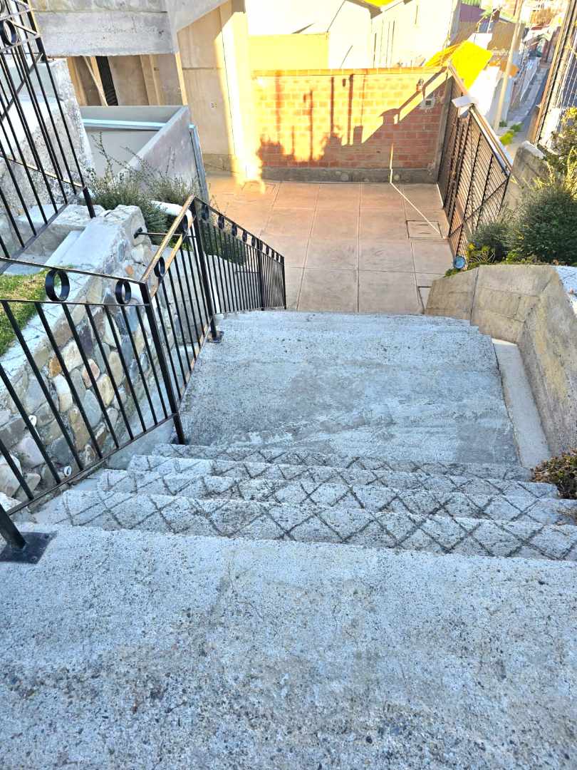 Casa en Achumani en La Paz 2 dormitorios 5 baños 2 parqueos Foto 46