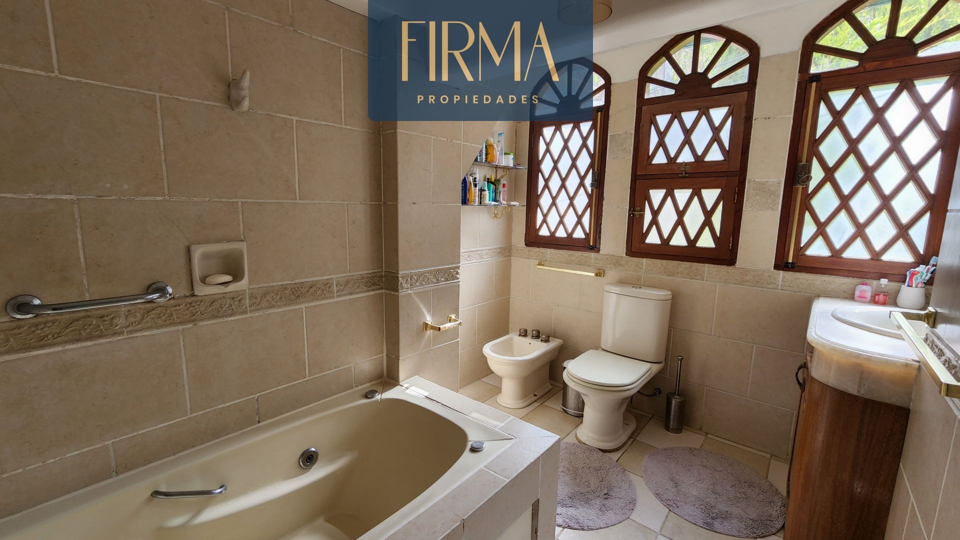 Casa en Achumani en La Paz 2 dormitorios 3 baños 1 parqueos Foto 15