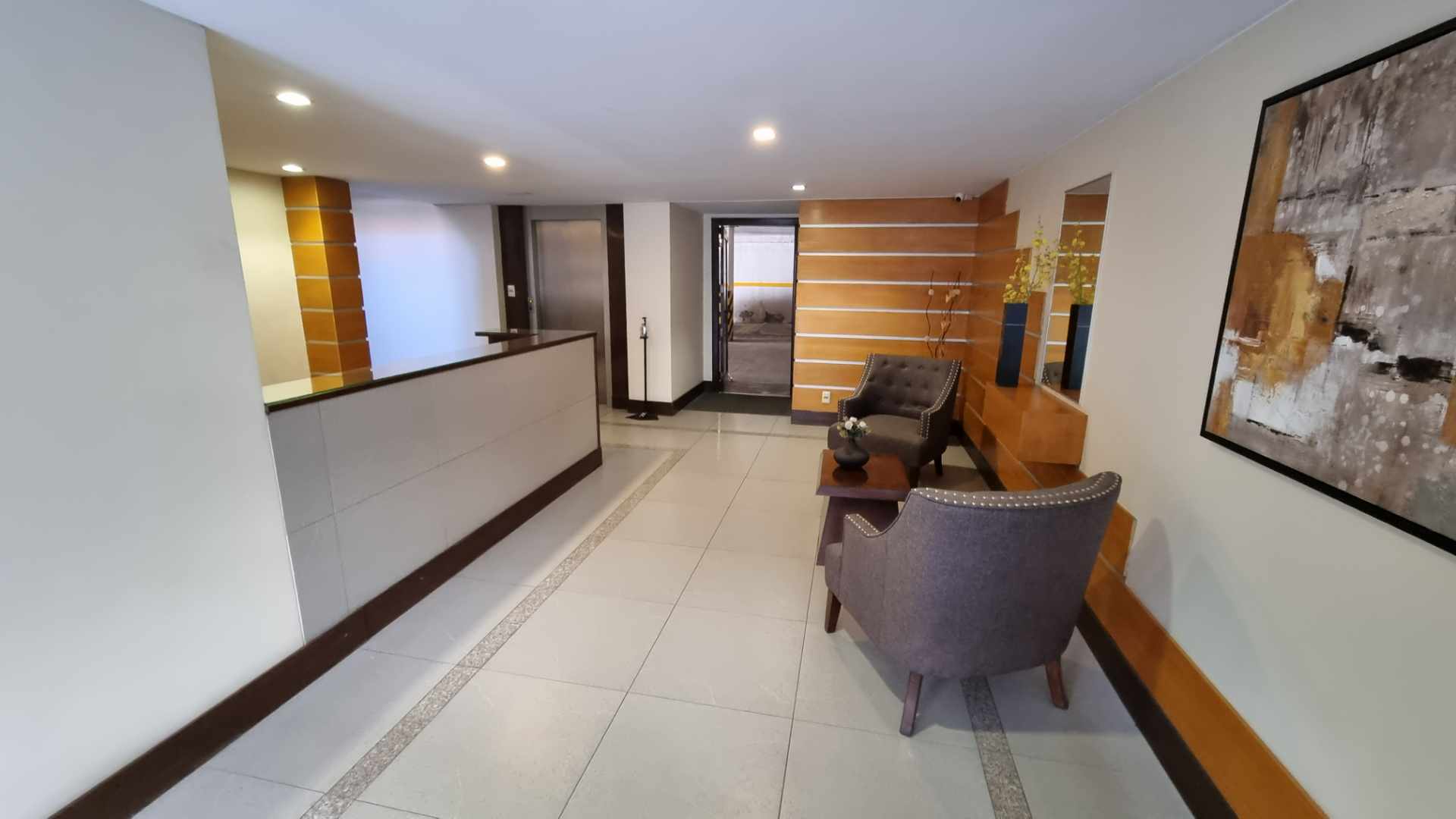 Departamento en AlquilerCalacoto. Av, Fuerza Naval No. 30 esquina 24. B 3 dormitorios 4 baños 2 parqueos Foto 14