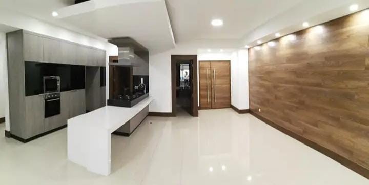 Departamento en Equipetrol en Santa Cruz de la Sierra 3 dormitorios 4 baños  Foto 13