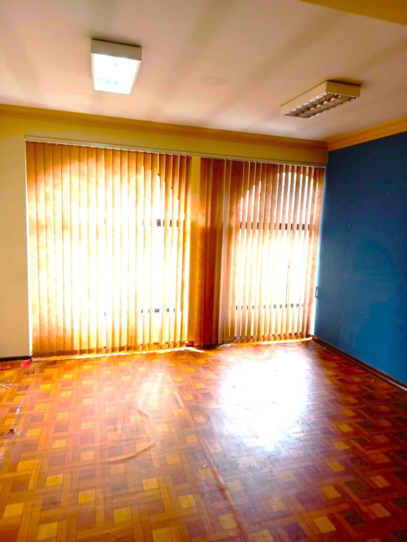 Oficina en VentaCONSULTORIO EN VENTA AV. ARCE Foto 12