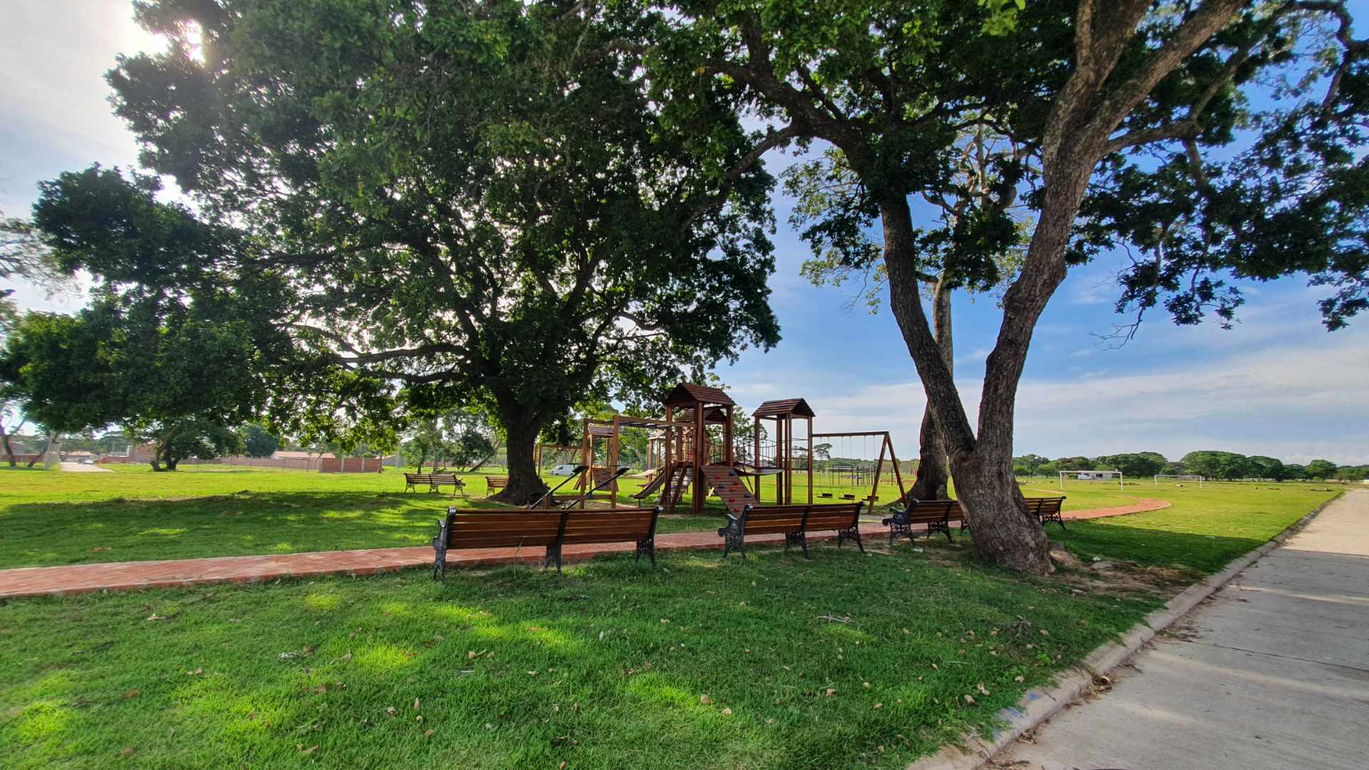 Casa en Carretera Norte en Santa Cruz de la Sierra 3 dormitorios 3 baños 2 parqueos Foto 5