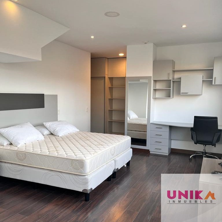 Departamento en Alquiler🏢 LUJOSO DEPARTAMENTO CON TODAS LAS COMODIDADES EQUIPADO Y AMOBLADO Y HERMOSAS VISTAS EN ALQUILER, CALACOTO. Foto 8