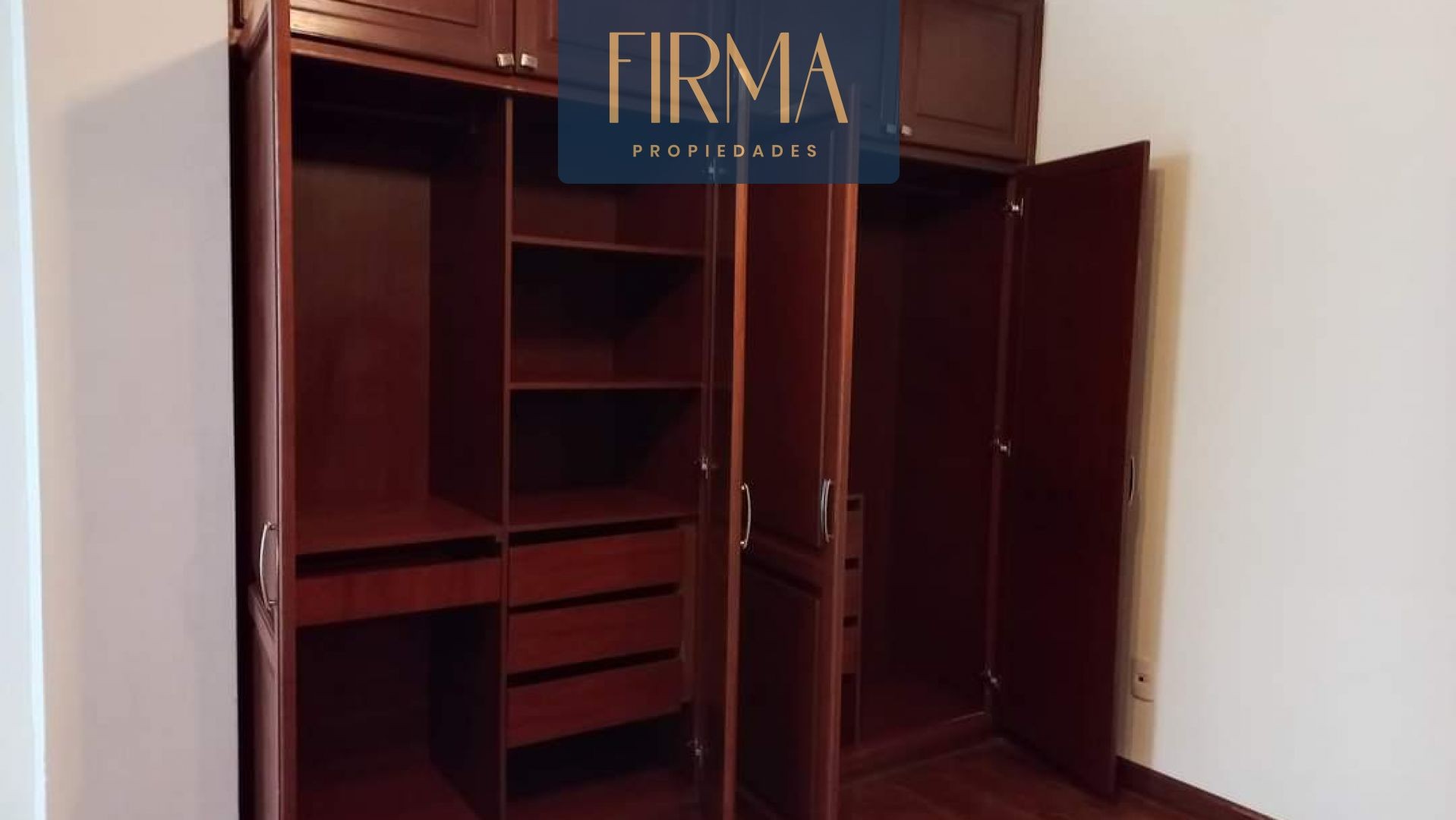 Departamento en Achumani en La Paz 3 dormitorios 3 baños 1 parqueos Foto 4