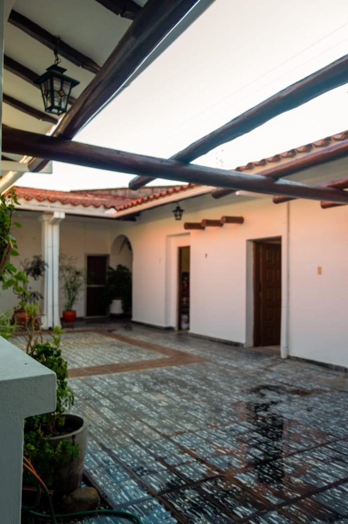 Casa en Centro en Santa Cruz de la Sierra 5 dormitorios 2 baños  Foto 11