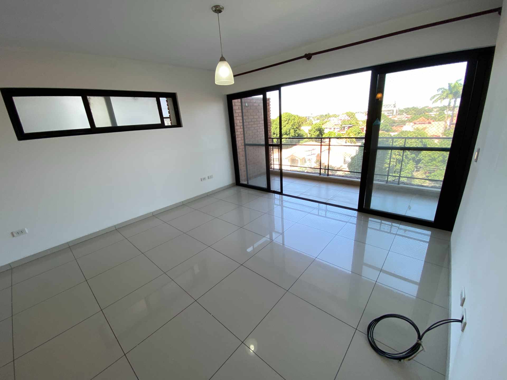 Departamento en Entre 1er y 2do anillo Sur en Santa Cruz de la Sierra 3 dormitorios 2 baños 1 parqueos Foto 7