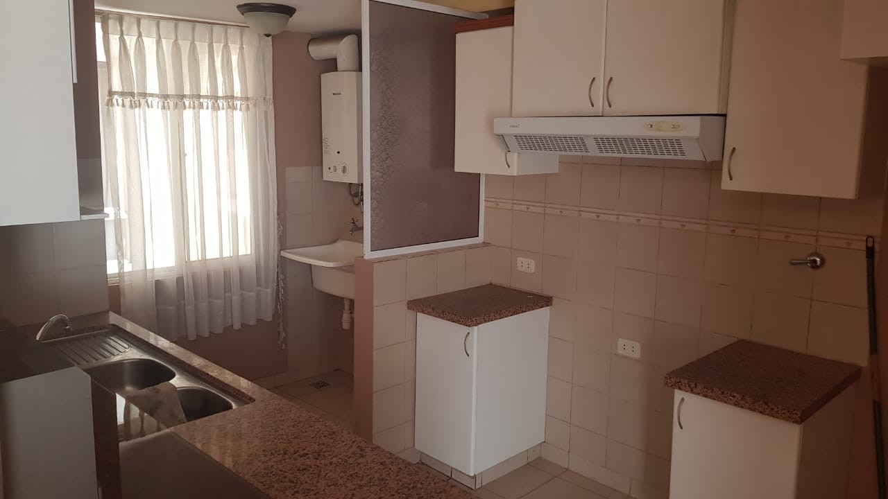 En Alquiler a $us 300 Foto 2