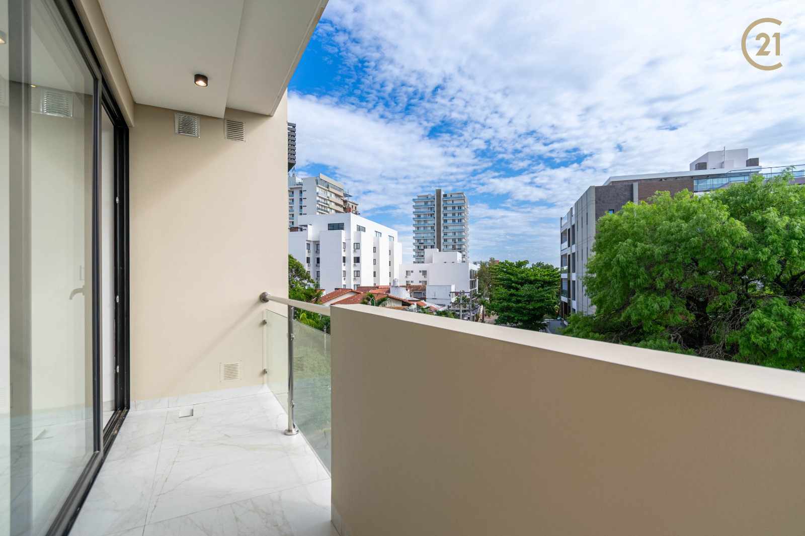 Departamento en Equipetrol en Santa Cruz de la Sierra 2 dormitorios 3 baños 1 parqueos Foto 10