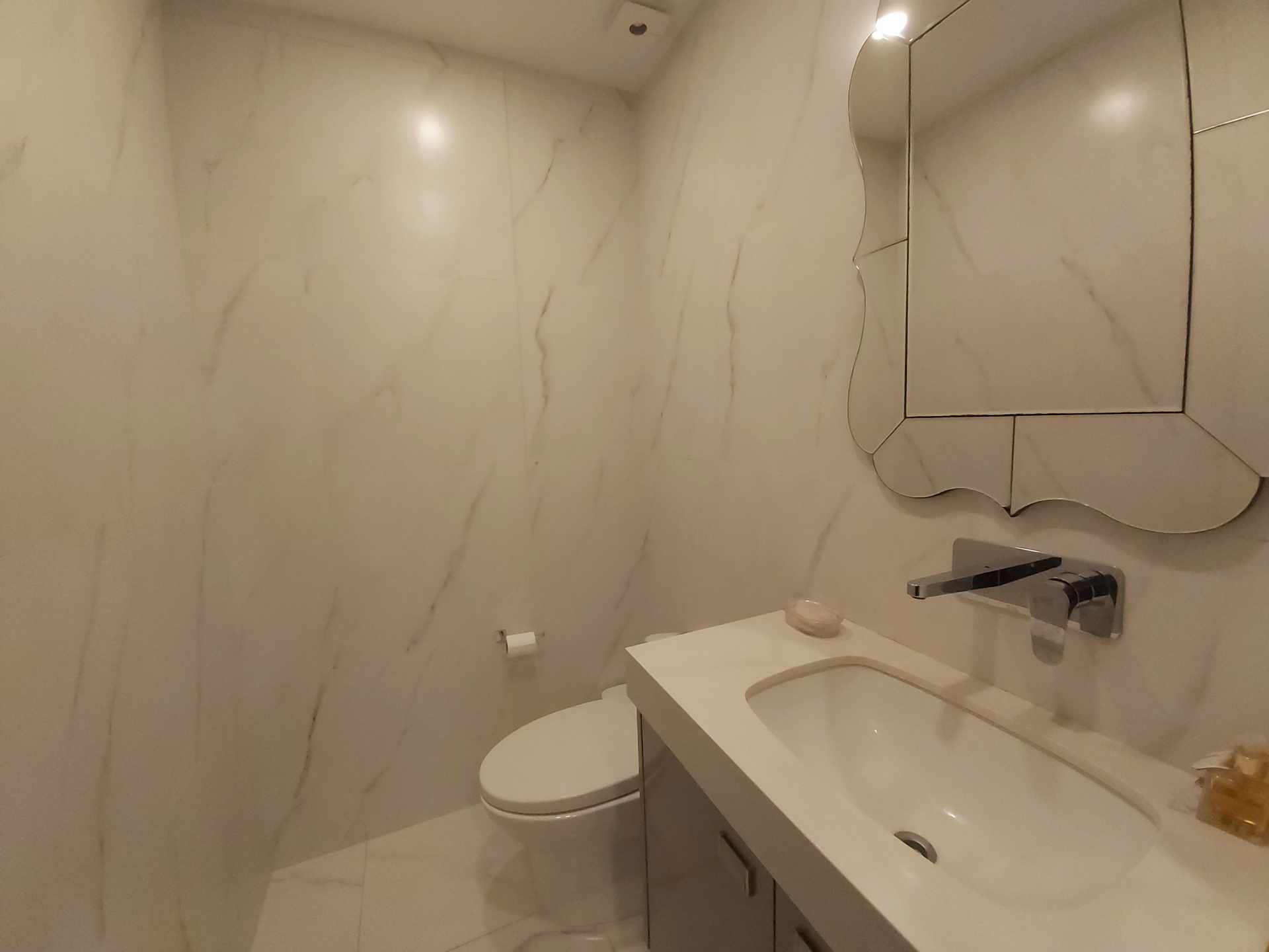 Departamento en VentaCONDOMINIO LA RIVIERA & BEAUTY PLAZA (EQUIPETROL) 3 dormitorios 3 baños 1 parqueos Foto 17