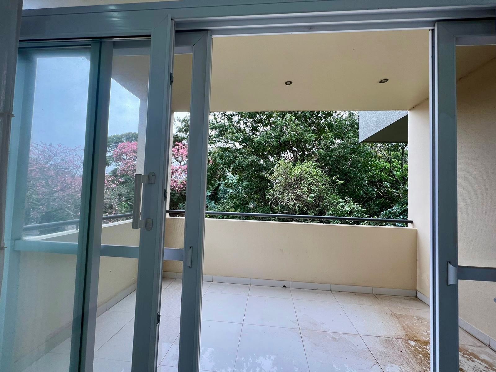 Departamento en VentaEn Venta Exclusivo Penthouse de 247 m2 en Condominio Tarumá 4 dormitorios 4 baños 2 parqueos Foto 12