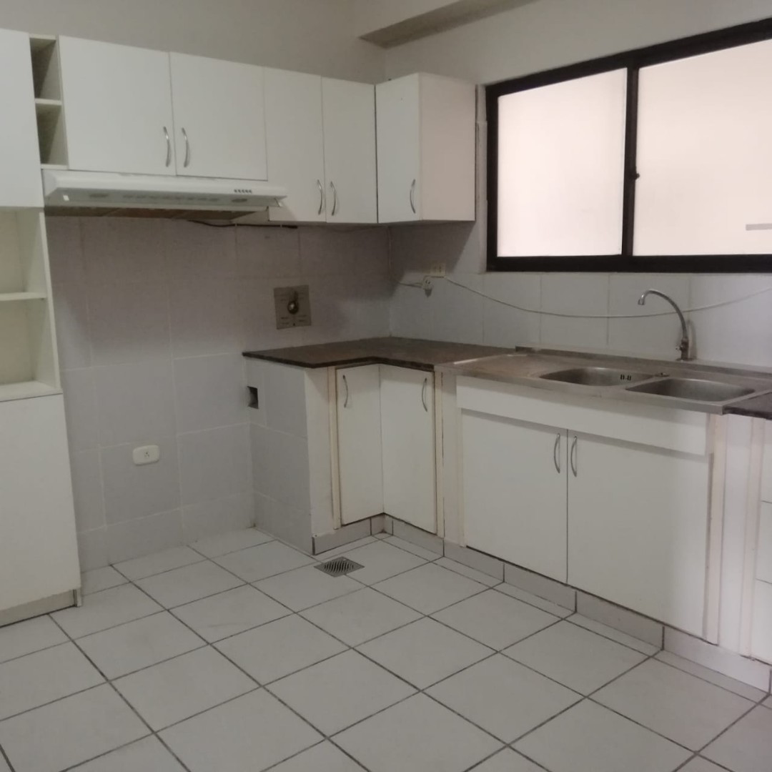 Departamento en VentaDUPLEX EN VENTA EN CONDOMINIO DOS HERMANAS
Radial 27 pasando 5to Anillo Foto 2