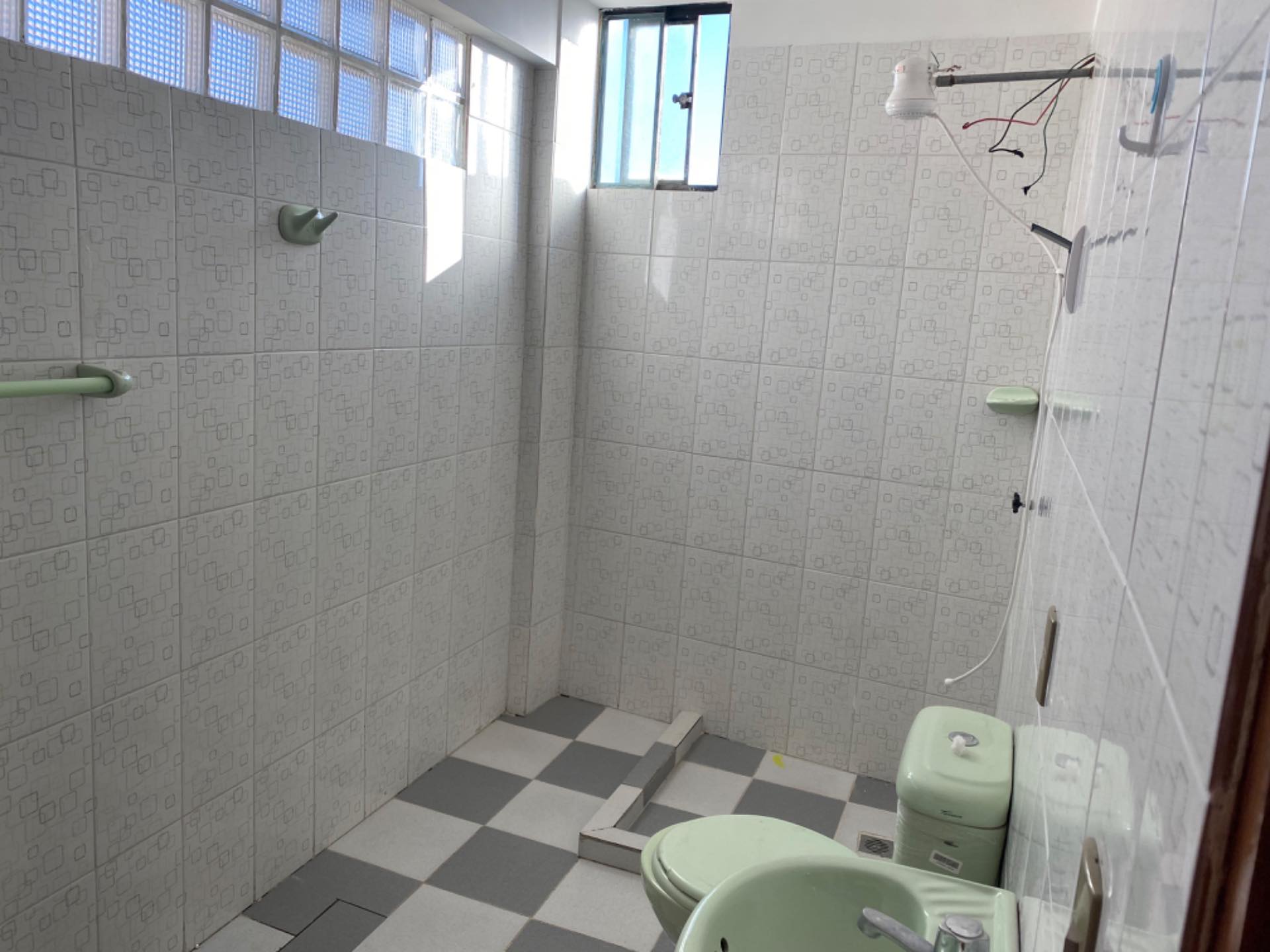 Edificio en VentaALTO SAN PEDRO   CALLLE: JORGE DE LÁ REZA #1581   27 dormitorios 13 baños 10 parqueos Foto 12