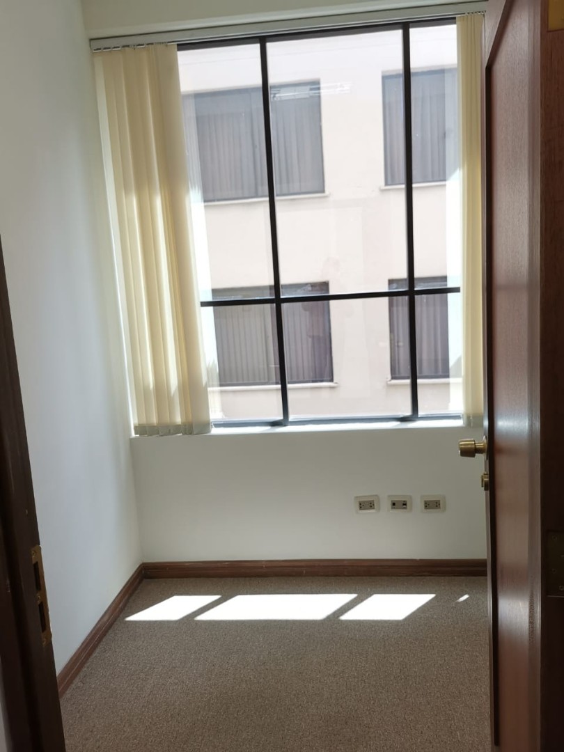 Oficina en San Jorge en La Paz 5 dormitorios 1 baños  Foto 12