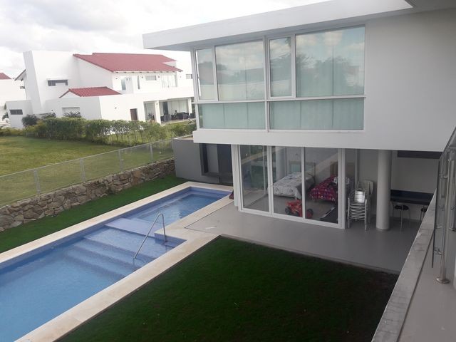 En Venta a $us 1,100,000 Foto 1