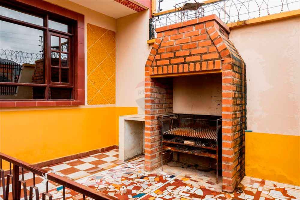 Casa en Sacaba en Cochabamba 12 dormitorios 5 baños 3 parqueos Foto 16