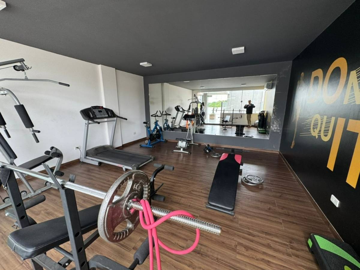 Departamento en Entre 3er y 4to anillo Oeste en Santa Cruz de la Sierra 3 dormitorios 2 baños  Foto 9