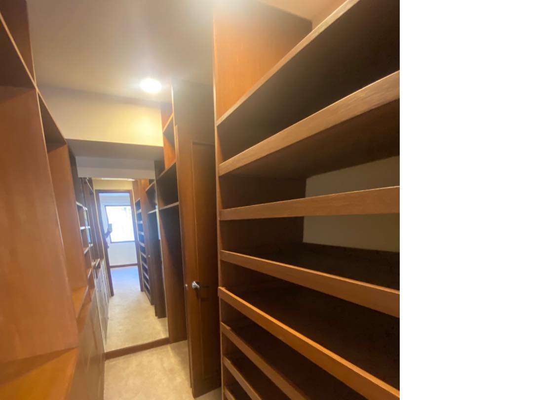 Casa en VentaCalle 15 de Calacoto y Costanera 4 dormitorios 4 baños 2 parqueos Foto 10