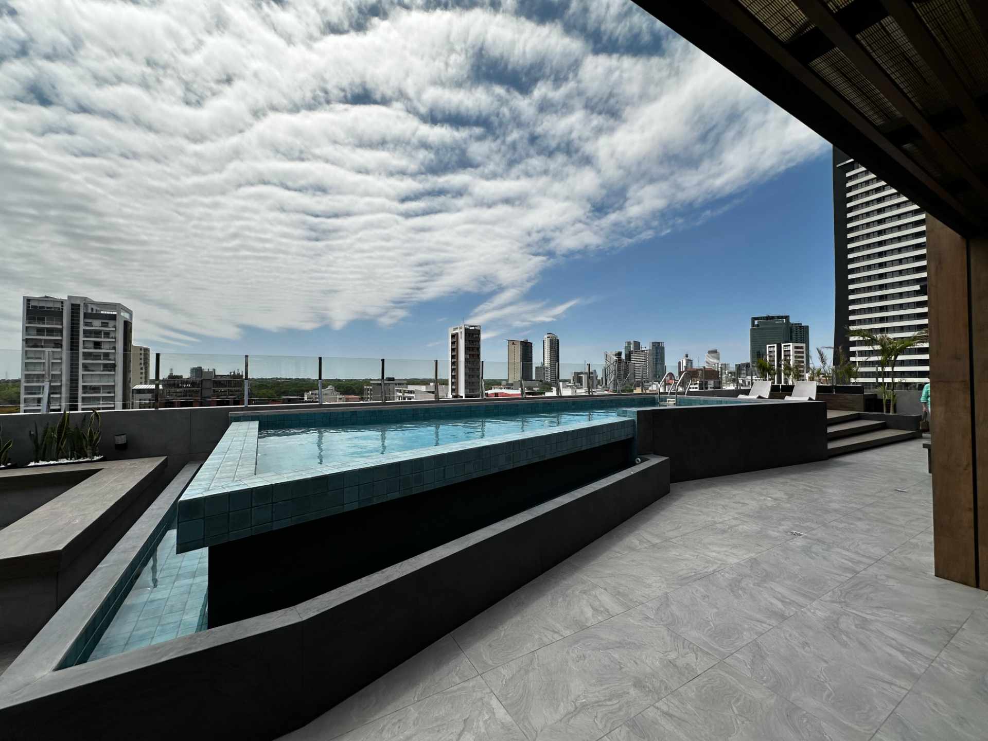 Departamento en Sirari en Santa Cruz de la Sierra 1 dormitorios 1 baños  Foto 20