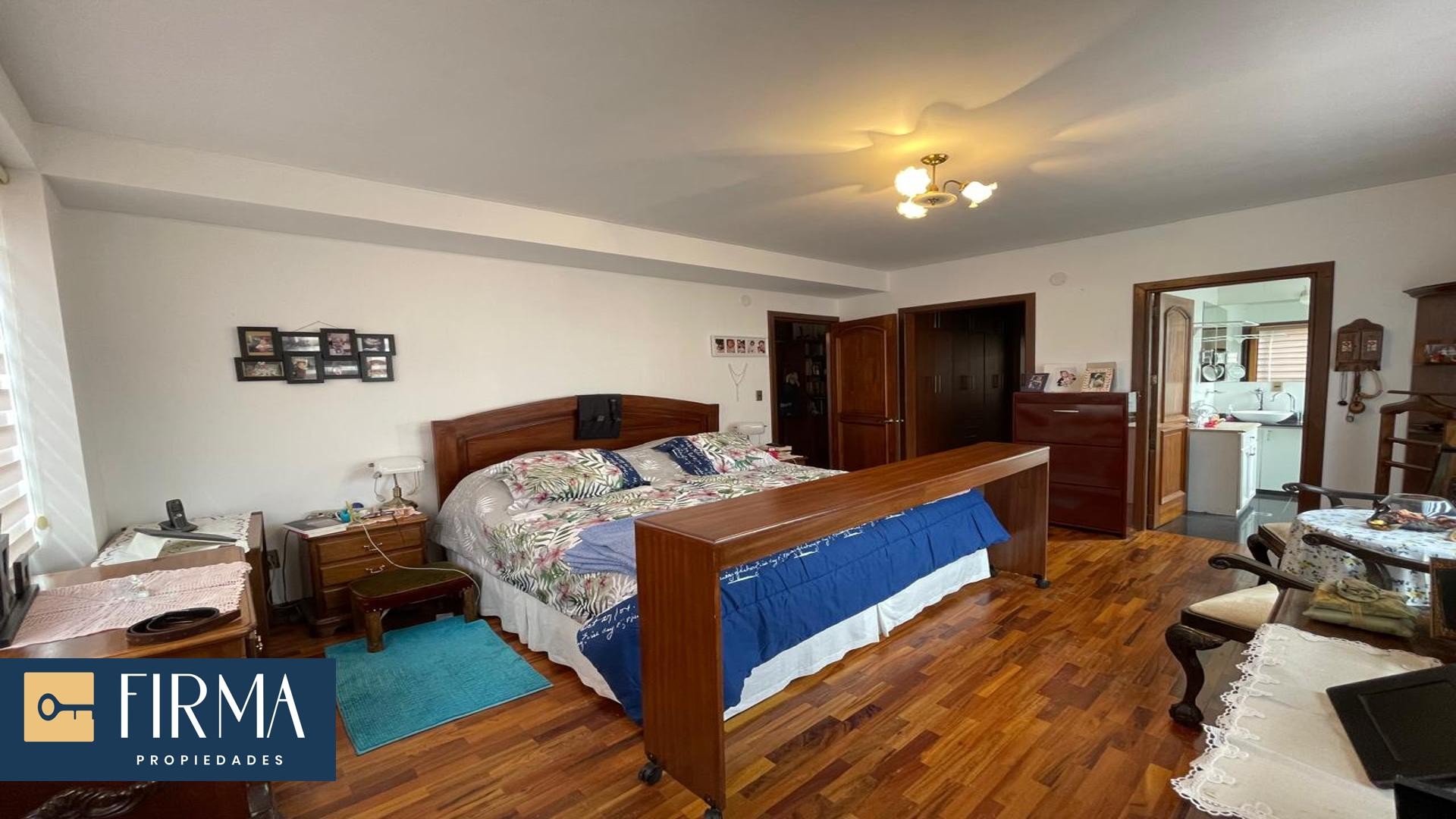 Departamento en Irpavi en La Paz 3 dormitorios 4 baños 1 parqueos Foto 14