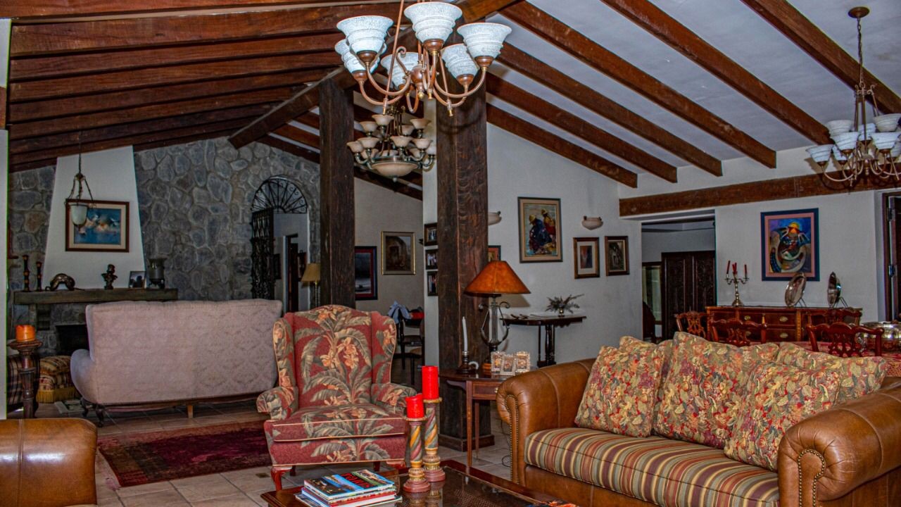 Casa en Tiquipaya en Cochabamba 7 dormitorios 7 baños 10 parqueos Foto 14