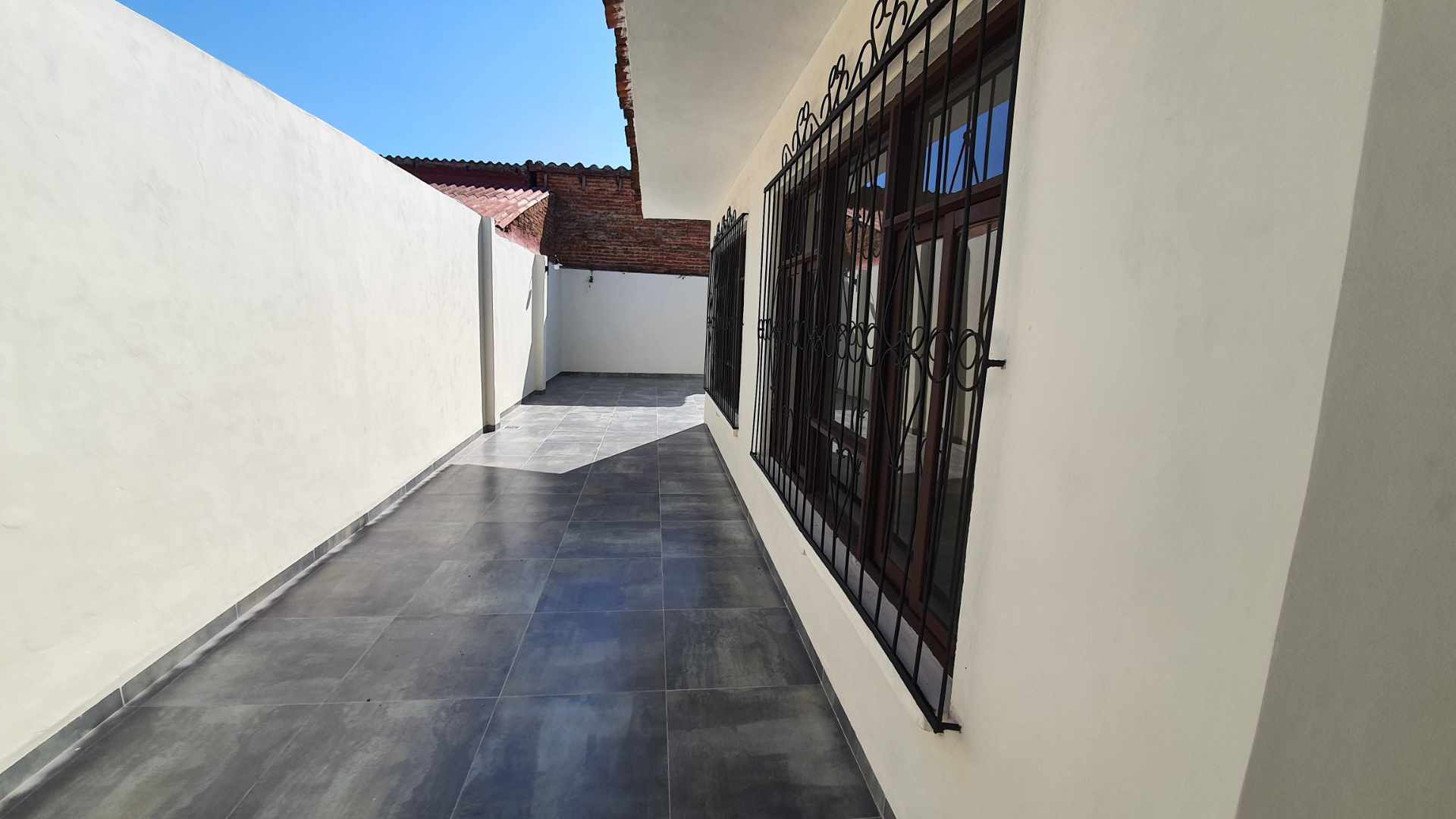 Casa en Entre 3er y 4to anillo Norte en Santa Cruz de la Sierra 4 dormitorios 3 baños 2 parqueos Foto 11